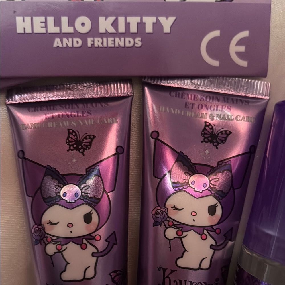 Hello Kitty Kids Bath & Skin Set - Red and Purple - Picture 6 of 8